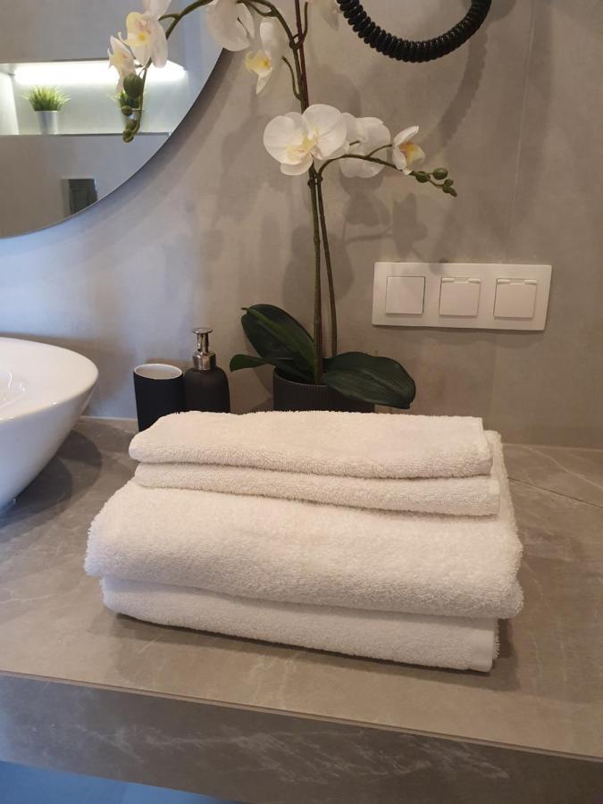 15 Pietro Sokolska 30 Towers Apartments - New - Lux - Parking - Sauna - Gym- And The Best View In คาโตวีตเซ ภายนอก รูปภาพ