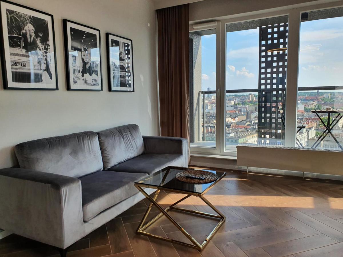 15 Pietro Sokolska 30 Towers Apartments - New - Lux - Parking - Sauna - Gym- And The Best View In คาโตวีตเซ ภายนอก รูปภาพ